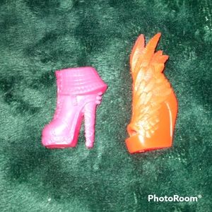 Monster high shoe x2